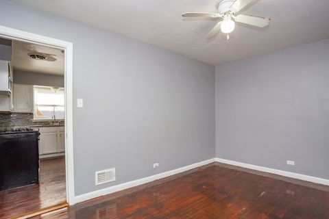 Tiny photo for 9111 S Kingston Avenue, Chicago, IL 60617 (MLS # 12515712)