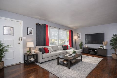 Tiny photo for 9111 S Kingston Avenue, Chicago, IL 60617 (MLS # 12515712)