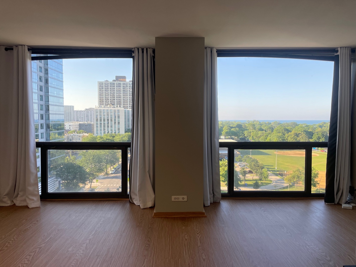 4343 N Clarendon Avenue 1018