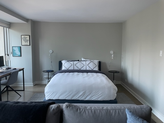 211 E Ohio Street 2212