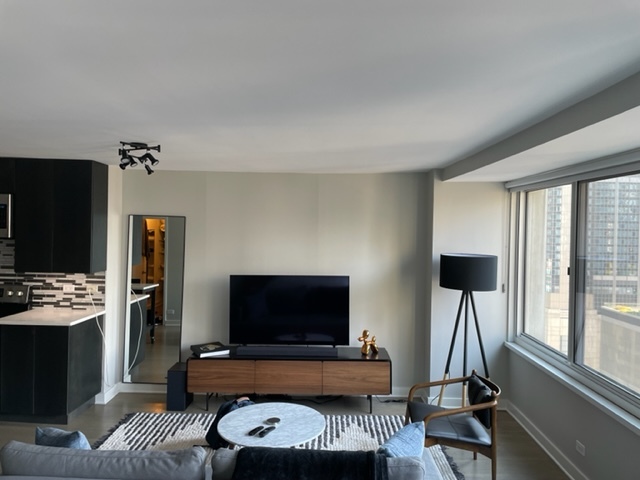 211 E Ohio Street 2212