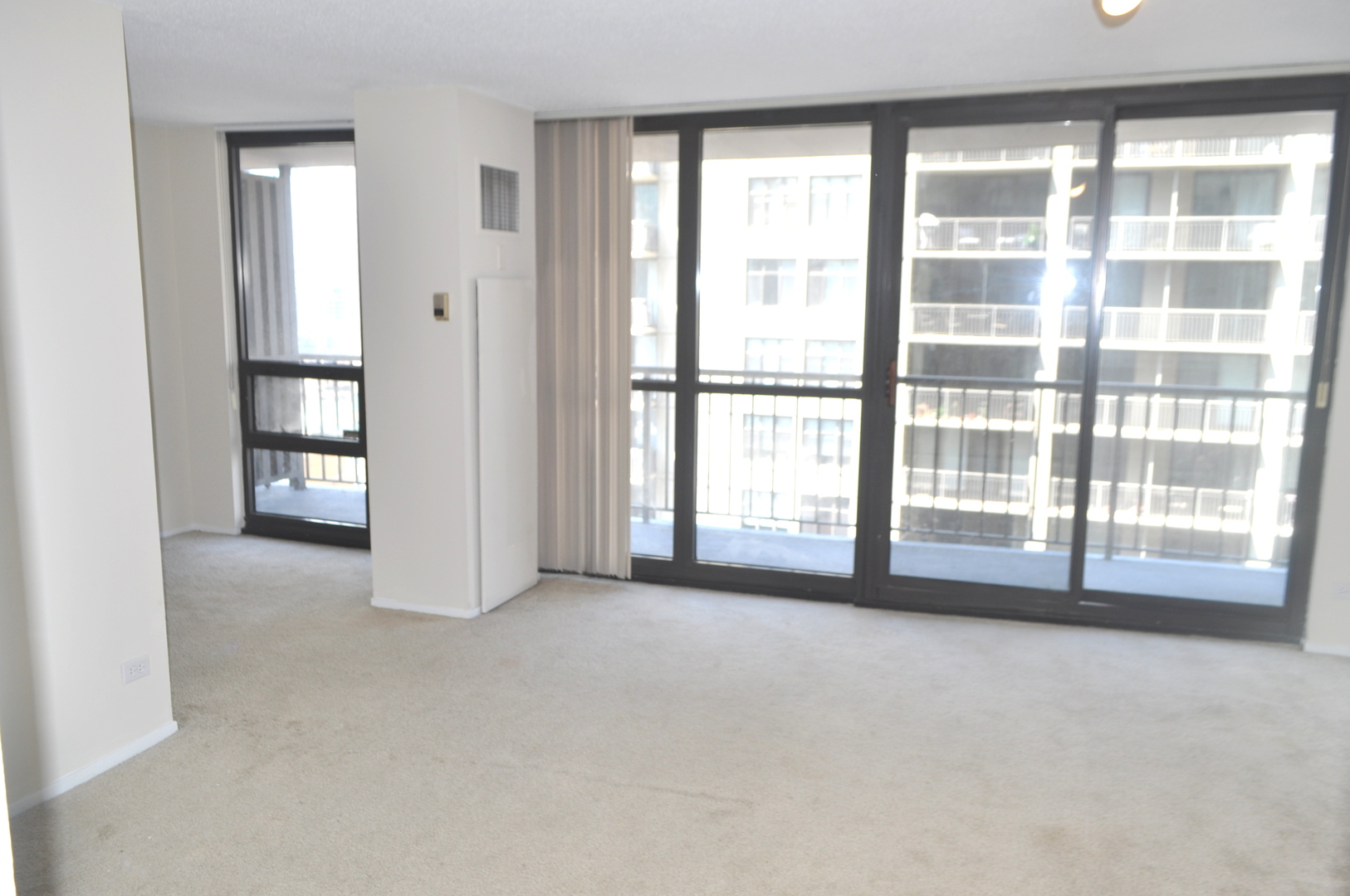 10 E Ontario Street 2306