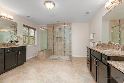 Tiny photo for 3 Thornfields Lane, Lincolnshire, IL 60069 (MLS # 12624091)