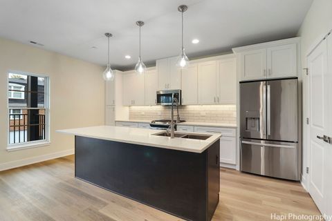 Tiny photo for 319 S Glendale Avenue #204, Barrington, IL 60010 (MLS # 12504921)