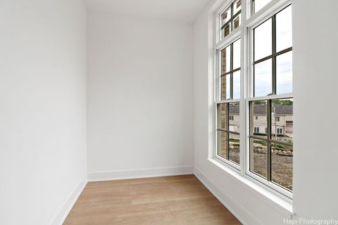 Tiny photo for 319 S Glendale Avenue #204, Barrington, IL 60010 (MLS # 12504921)