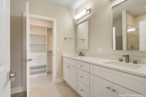 Tiny photo for 319 S Glendale Avenue #204, Barrington, IL 60010 (MLS # 12504921)