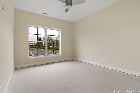 Tiny photo for 319 S Glendale Avenue #204, Barrington, IL 60010 (MLS # 12504921)