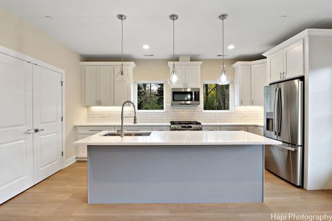 Tiny photo for 319 S Glendale Avenue #204, Barrington, IL 60010 (MLS # 12504921)