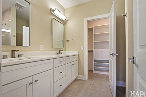 Tiny photo for 319 S Glendale Avenue #204, Barrington, IL 60010 (MLS # 12504921)