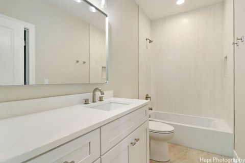 Tiny photo for 319 S Glendale Avenue #204, Barrington, IL 60010 (MLS # 12504921)