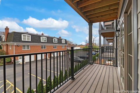 Tiny photo for 319 S Glendale Avenue #204, Barrington, IL 60010 (MLS # 12504921)