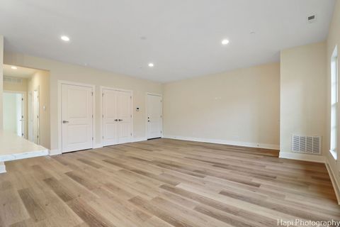 Tiny photo for 319 S Glendale Avenue #204, Barrington, IL 60010 (MLS # 12504921)