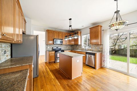 Tiny photo for 9 Lilac Court, Bolingbrook, IL 60490 (MLS # 12620639)