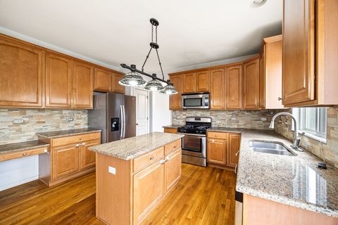 Tiny photo for 9 Lilac Court, Bolingbrook, IL 60490 (MLS # 12620639)