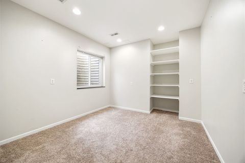 Tiny photo for 9 Lilac Court, Bolingbrook, IL 60490 (MLS # 12620639)