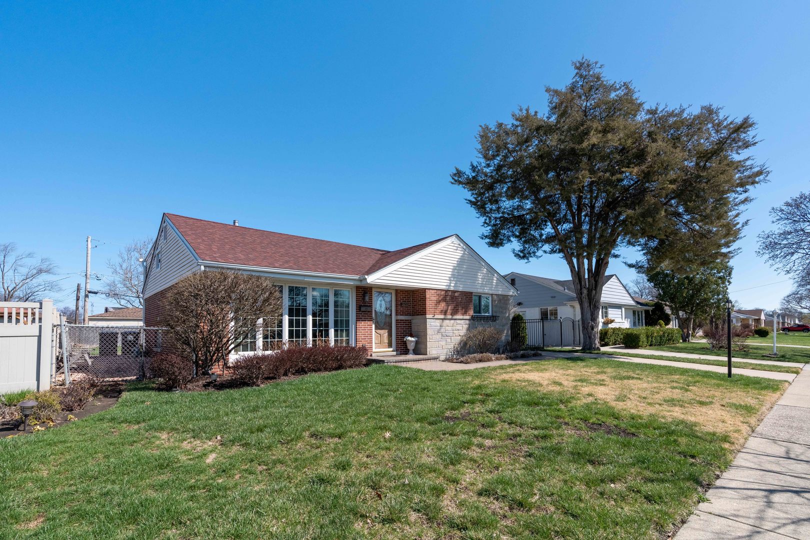 7528 Churchill Street