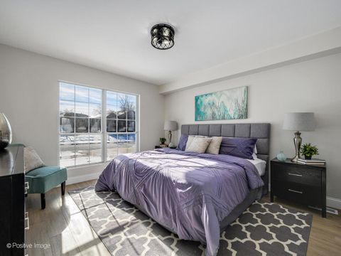 Tiny photo for 1100 N Warwick Circle, Hoffman Estates, IL 60169 (MLS # 12543963)