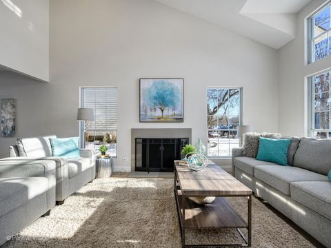 Tiny photo for 1100 N Warwick Circle, Hoffman Estates, IL 60169 (MLS # 12543963)