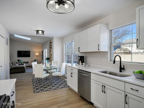 Tiny photo for 1100 N Warwick Circle, Hoffman Estates, IL 60169 (MLS # 12543963)