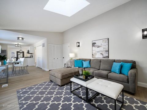 Tiny photo for 1100 N Warwick Circle, Hoffman Estates, IL 60169 (MLS # 12543963)