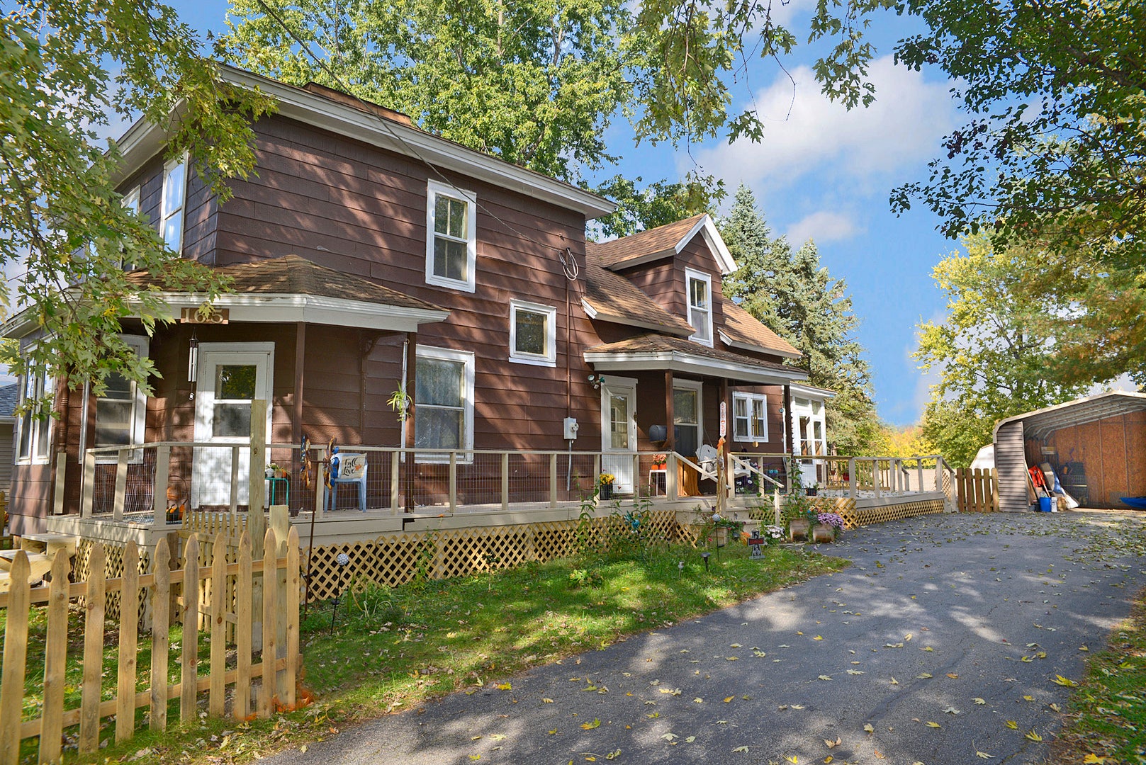 165 W Lincoln Street