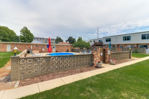 Tiny photo for 2202 E Lincoln Street #7, Bloomington, IL 61701 (MLS # 12483297)