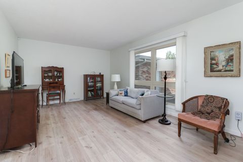 Tiny photo for 2202 E Lincoln Street #7, Bloomington, IL 61701 (MLS # 12483297)