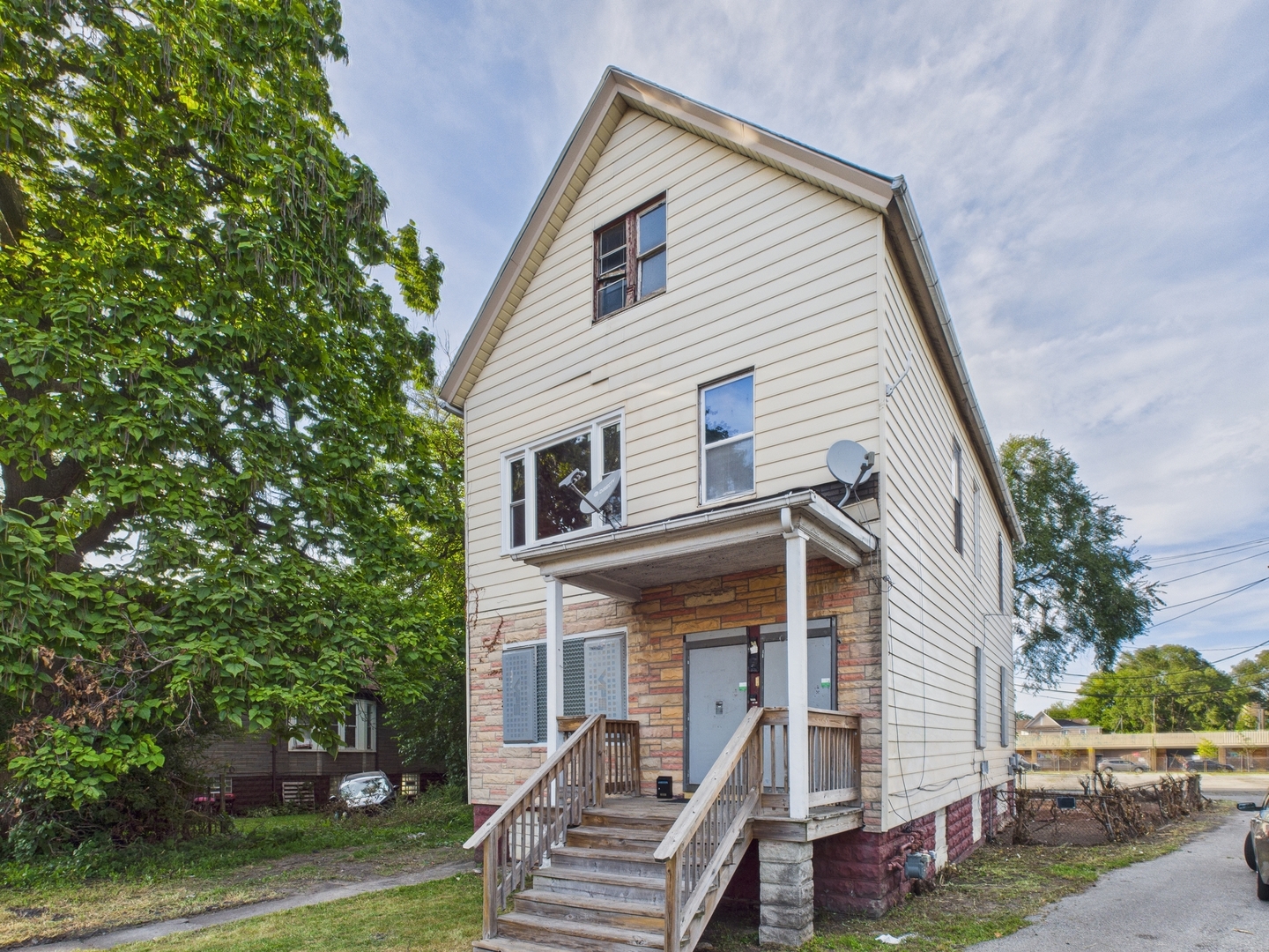 414 W 79th Place