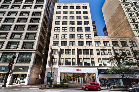 Photo of 20 N State Street #807, Chicago, IL 60602 (MLS # 12458635)