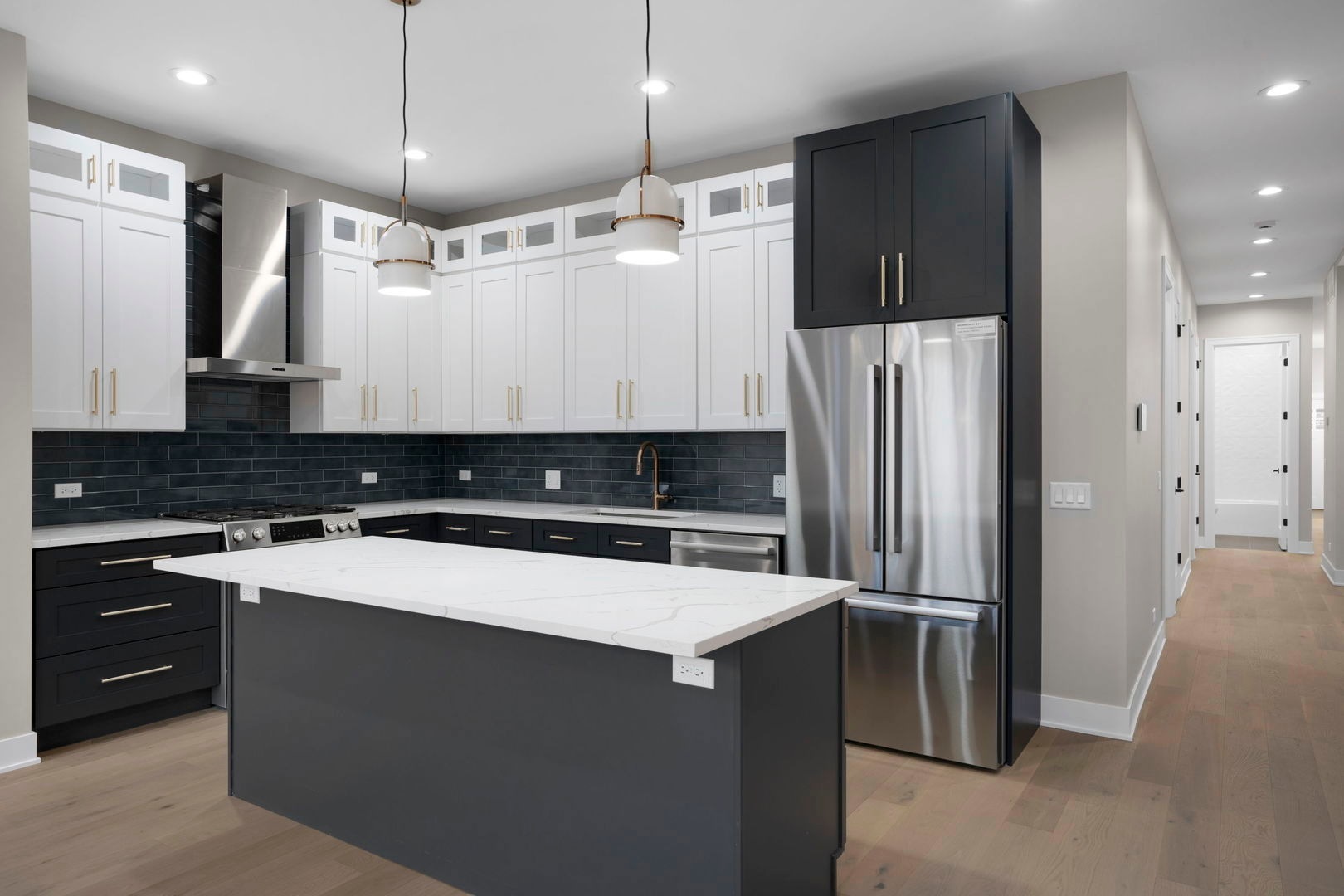 1627 W Warren Boulevard 2