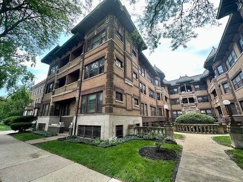 Photo of 947 E Hyde Park Boulevard #G, Chicago, IL 60615 (MLS # 12396133)