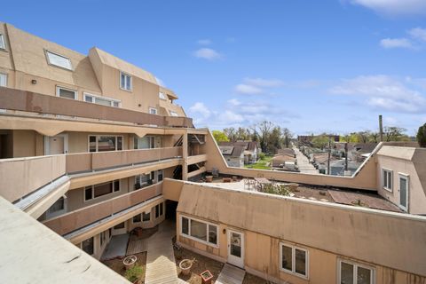 Tiny photo for 6337 Roosevelt Road #308, Berwyn, IL 60402 (MLS # 12347744)