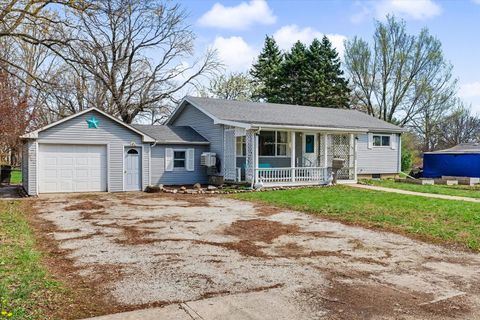 Tiny photo for 333 W Pine Street, Paxton, IL 60957 (MLS # 12615353)