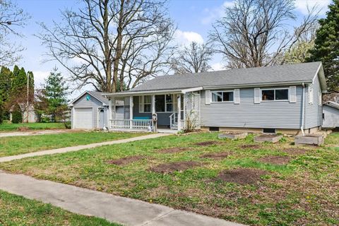 Tiny photo for 333 W Pine Street, Paxton, IL 60957 (MLS # 12615353)