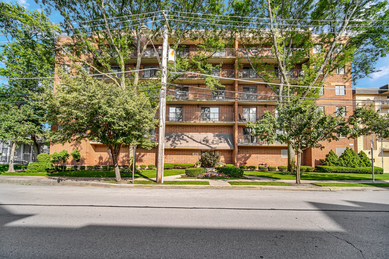 825 Center Street 505