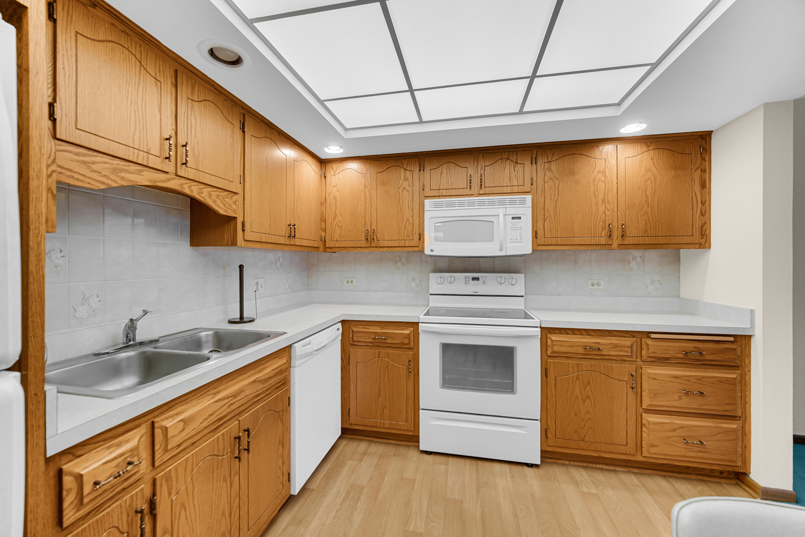 825 Center Street 505