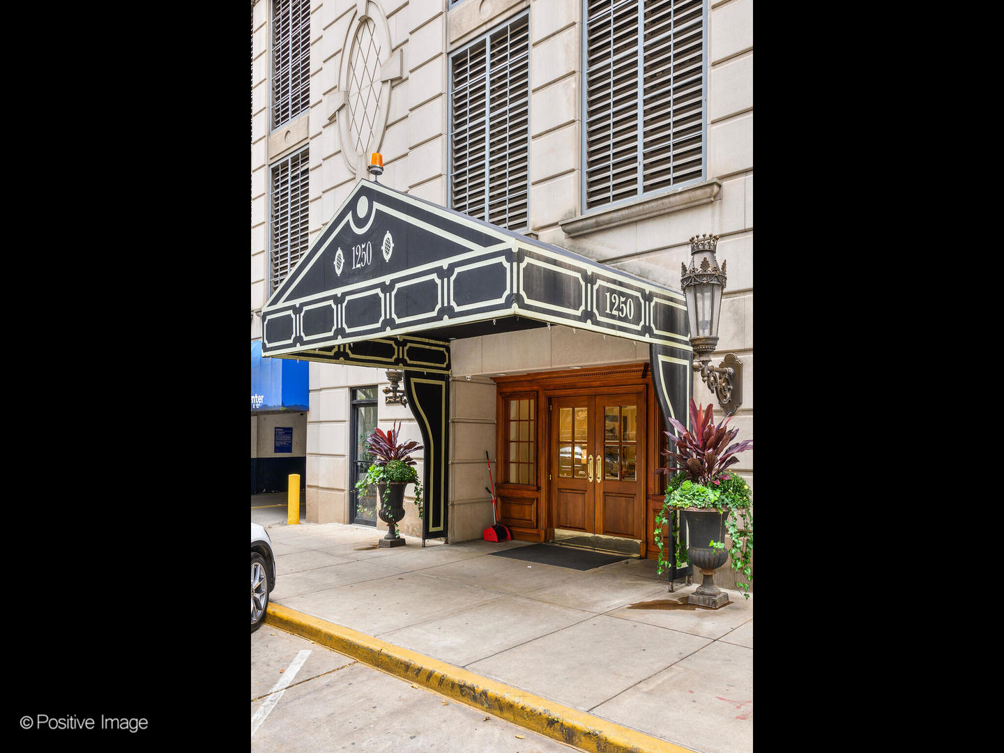 1250 N Dearborn Street 21E