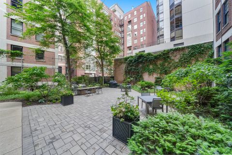 Tiny photo for 232 E Walton Place #3E, Chicago, IL 60611 (MLS # 12624126)