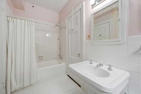 Tiny photo for 232 E Walton Place #3E, Chicago, IL 60611 (MLS # 12624126)