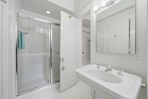 Tiny photo for 232 E Walton Place #3E, Chicago, IL 60611 (MLS # 12624126)