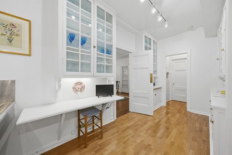 Tiny photo for 232 E Walton Place #3E, Chicago, IL 60611 (MLS # 12624126)
