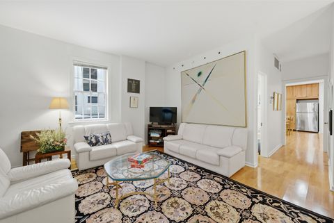 Tiny photo for 232 E Walton Place #3E, Chicago, IL 60611 (MLS # 12624126)