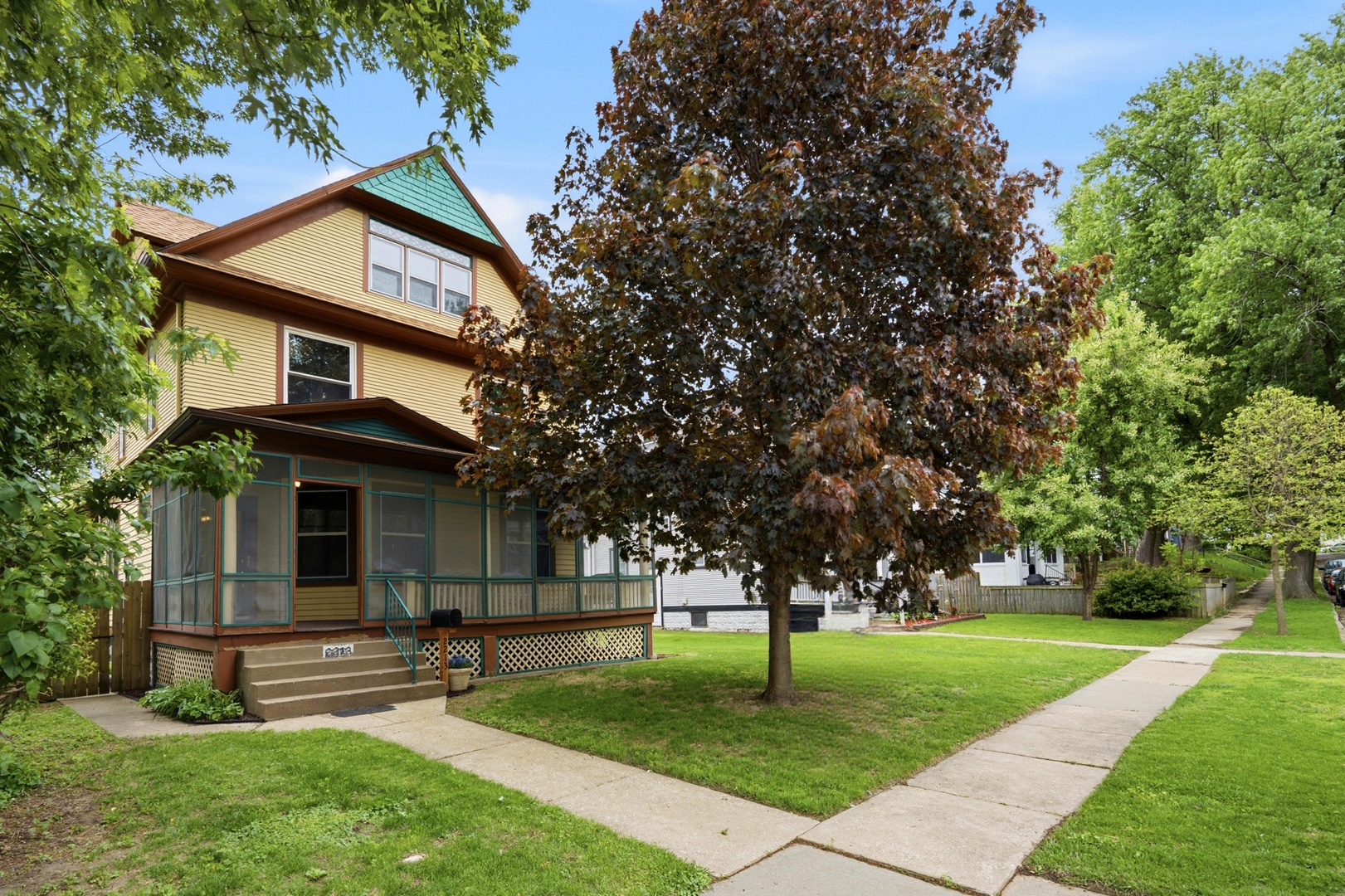 2213 Iowa Street