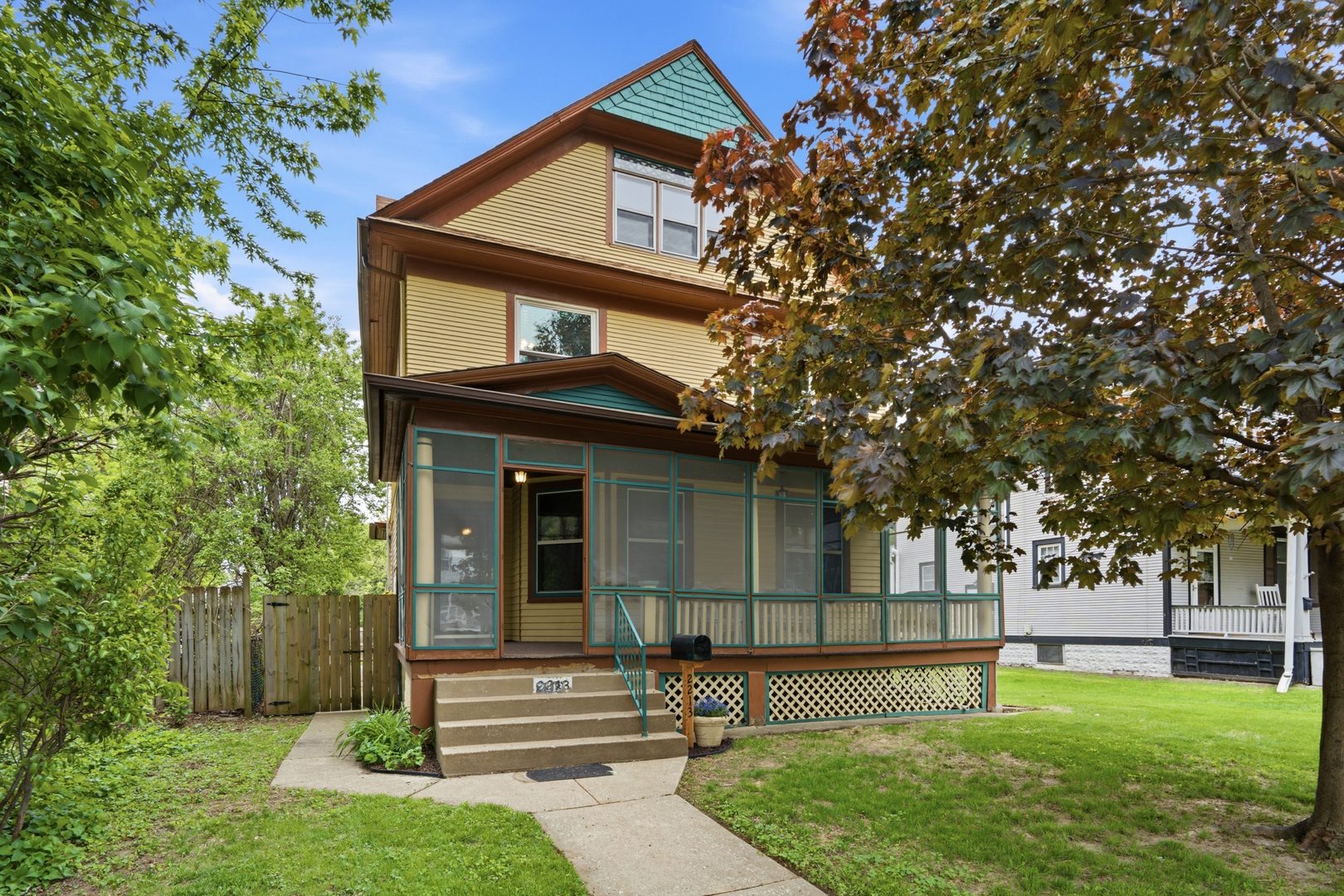 2213 Iowa Street