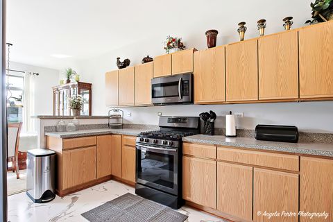 Tiny photo for 2810 Cattail Court #B, Wauconda, IL 60084 (MLS # 12484490)