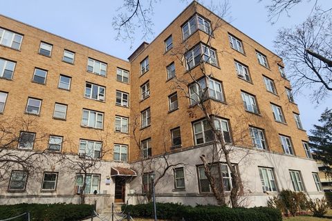 Photo of 2606 W Balmoral Avenue #311, Chicago, IL 60625 (MLS # 12536845)