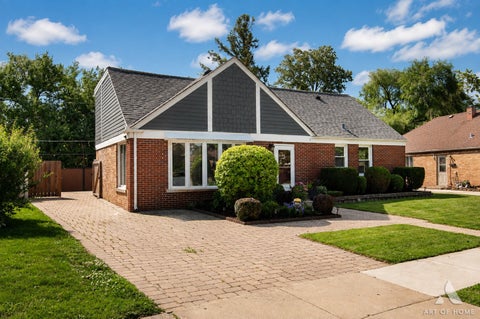 Tiny photo for 4428 Emerson Avenue, Schiller Park, IL 60176 (MLS # 12716197)