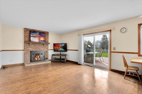 Tiny photo for 305 Abbey Lane, Vernon Hills, IL 60061 (MLS # 12612970)