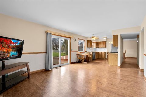 Tiny photo for 305 Abbey Lane, Vernon Hills, IL 60061 (MLS # 12612970)