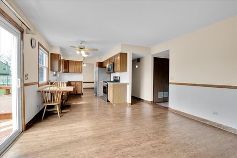 Tiny photo for 305 Abbey Lane, Vernon Hills, IL 60061 (MLS # 12612970)